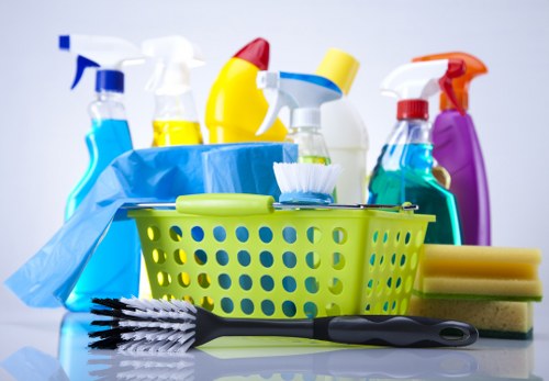 Professional curtain cleaning in Emersonpark for home interiors